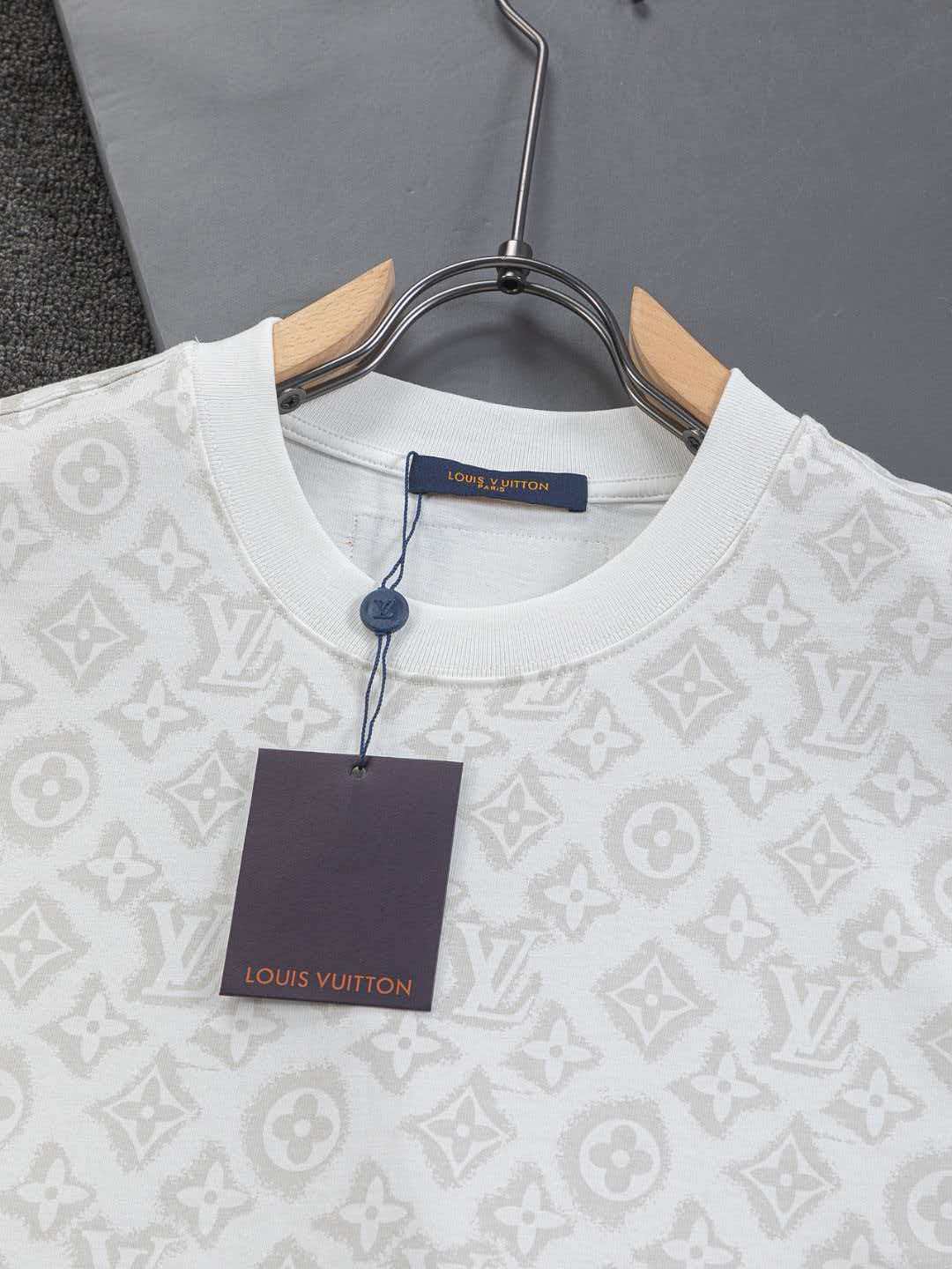 Full printed jacquard vintage letter logo printed round neck short sleeved T-shirt,