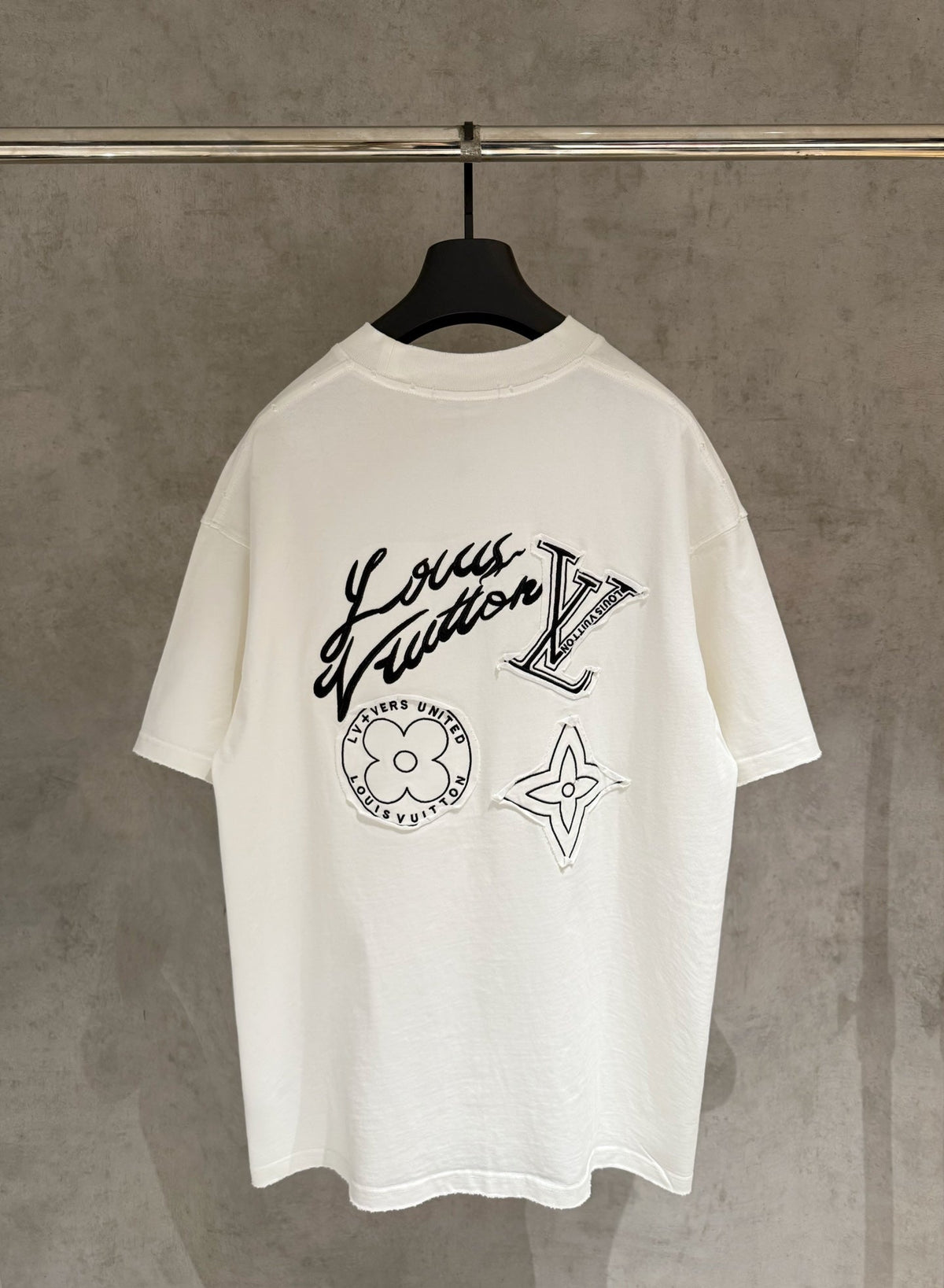 Embroidered short sleeved T-shirt