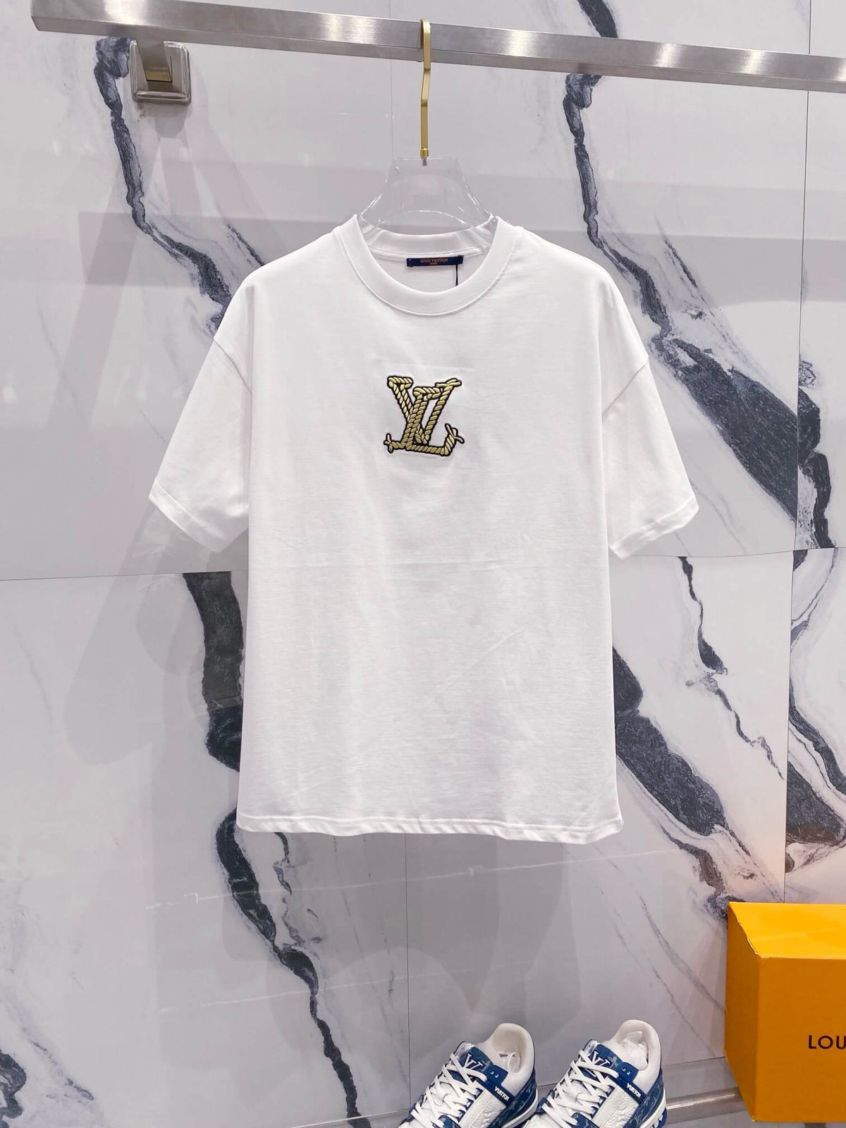 Rope Pattern Embroidery T Shirt