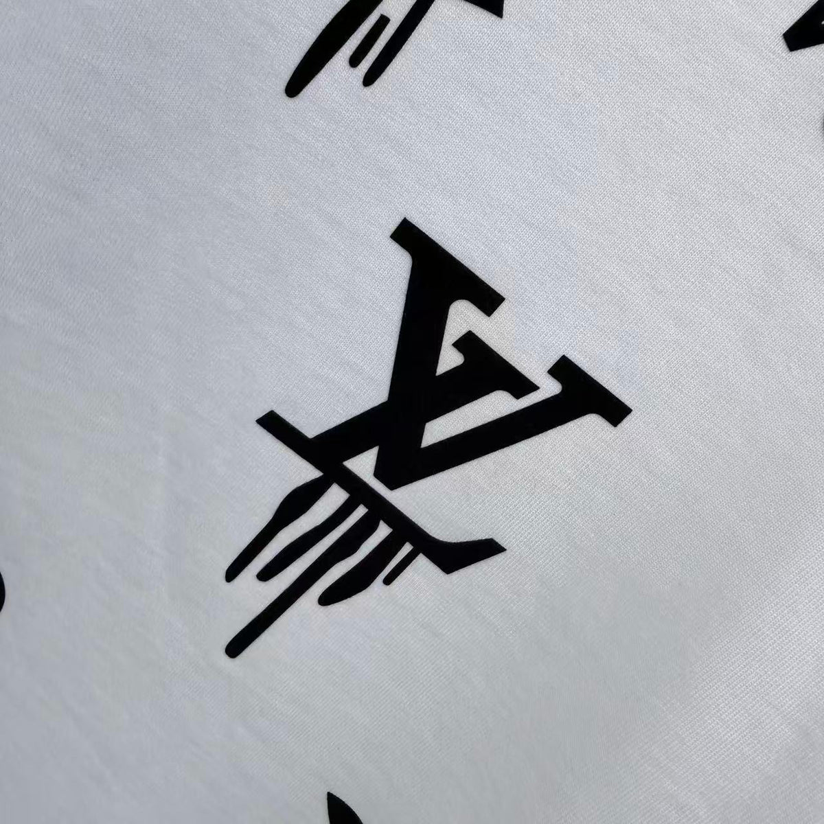 New round neck short sleeved shirt