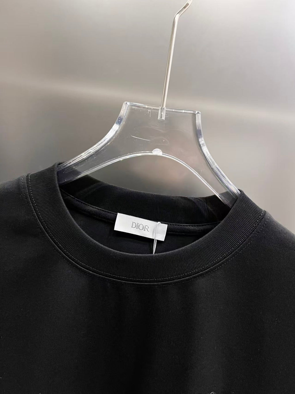 New letter sticker short sleeved shirt