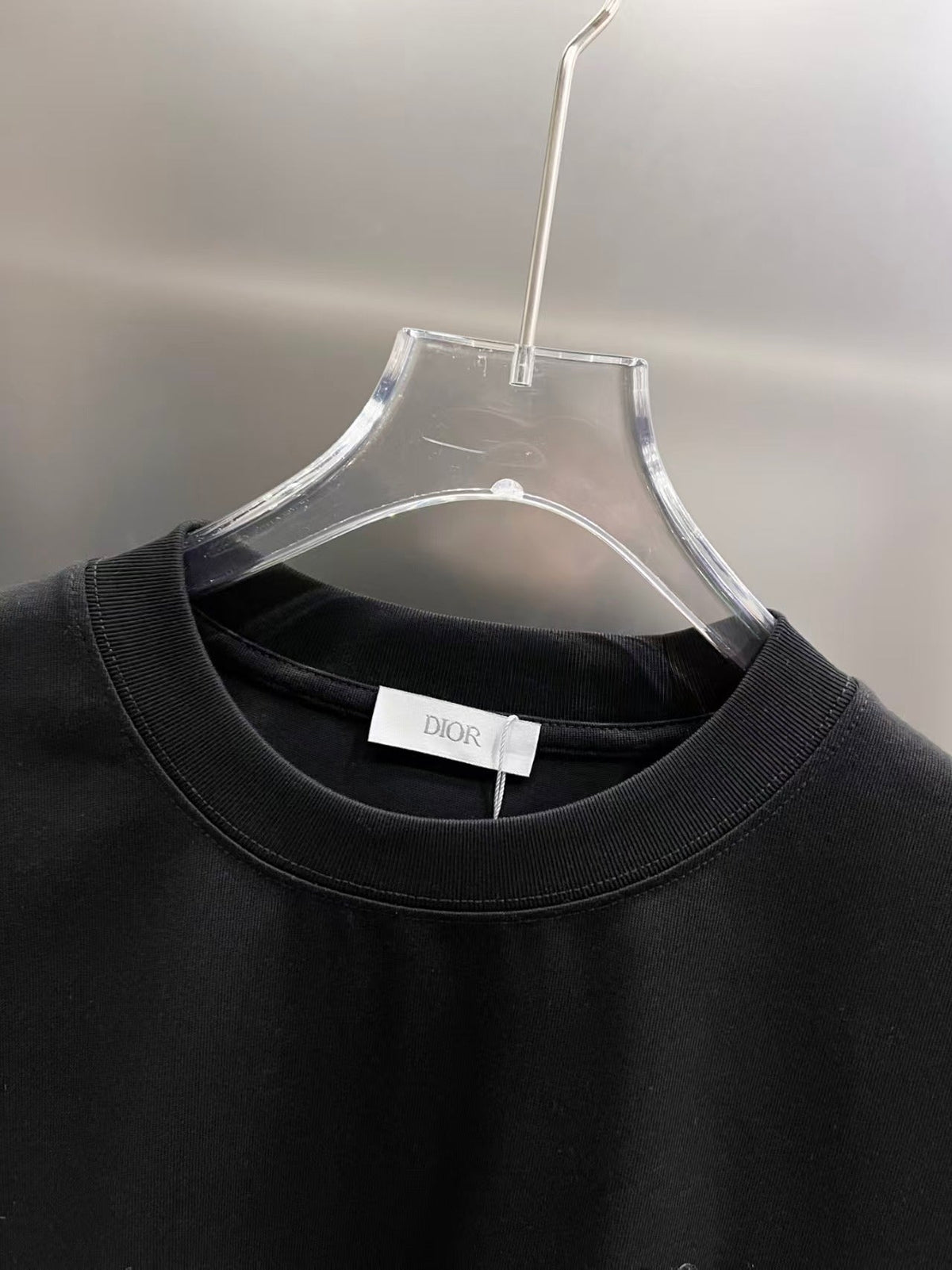 New letter sticker short sleeved shirt