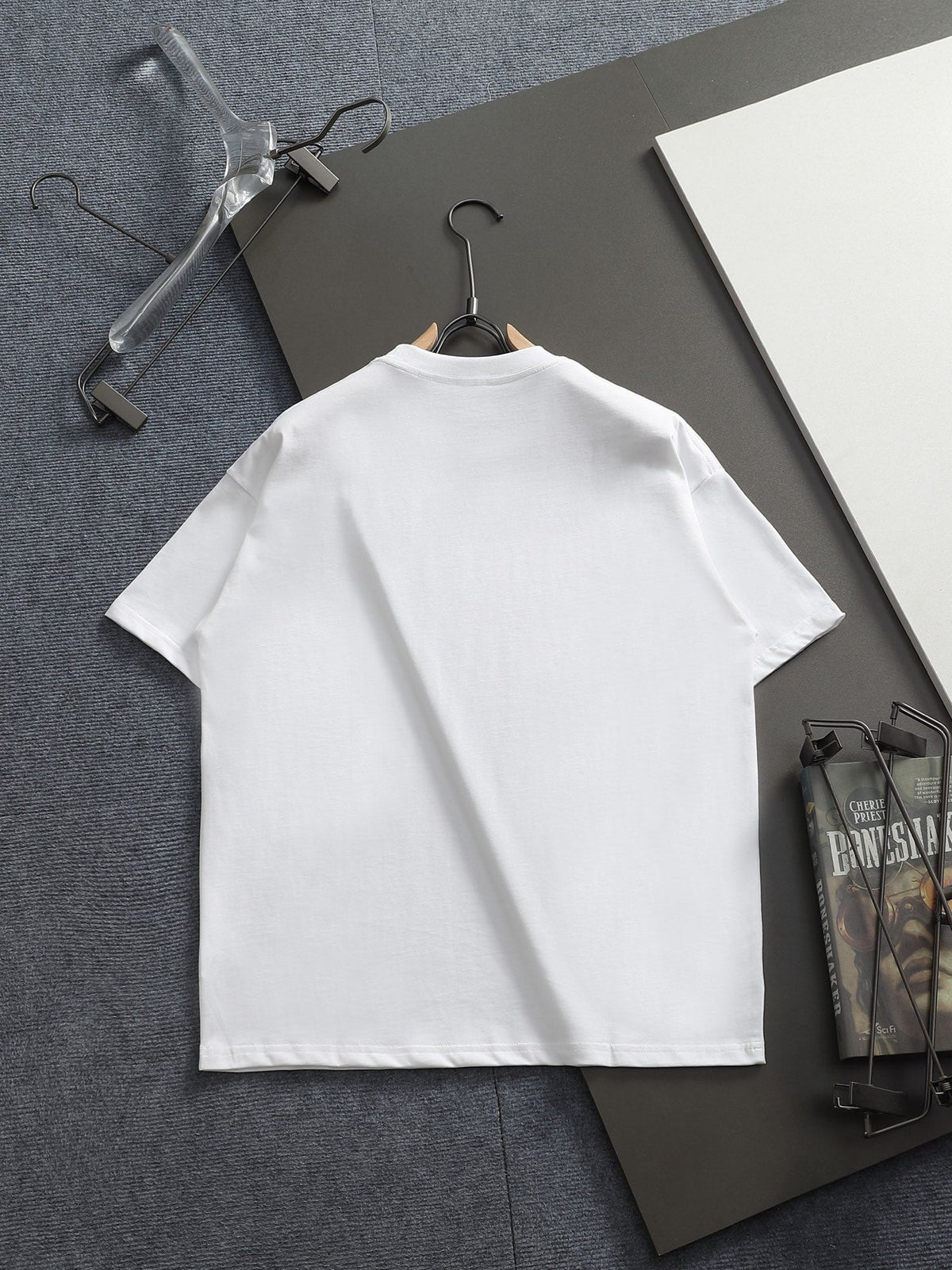 Double sleeve back plaid patch T-shirt