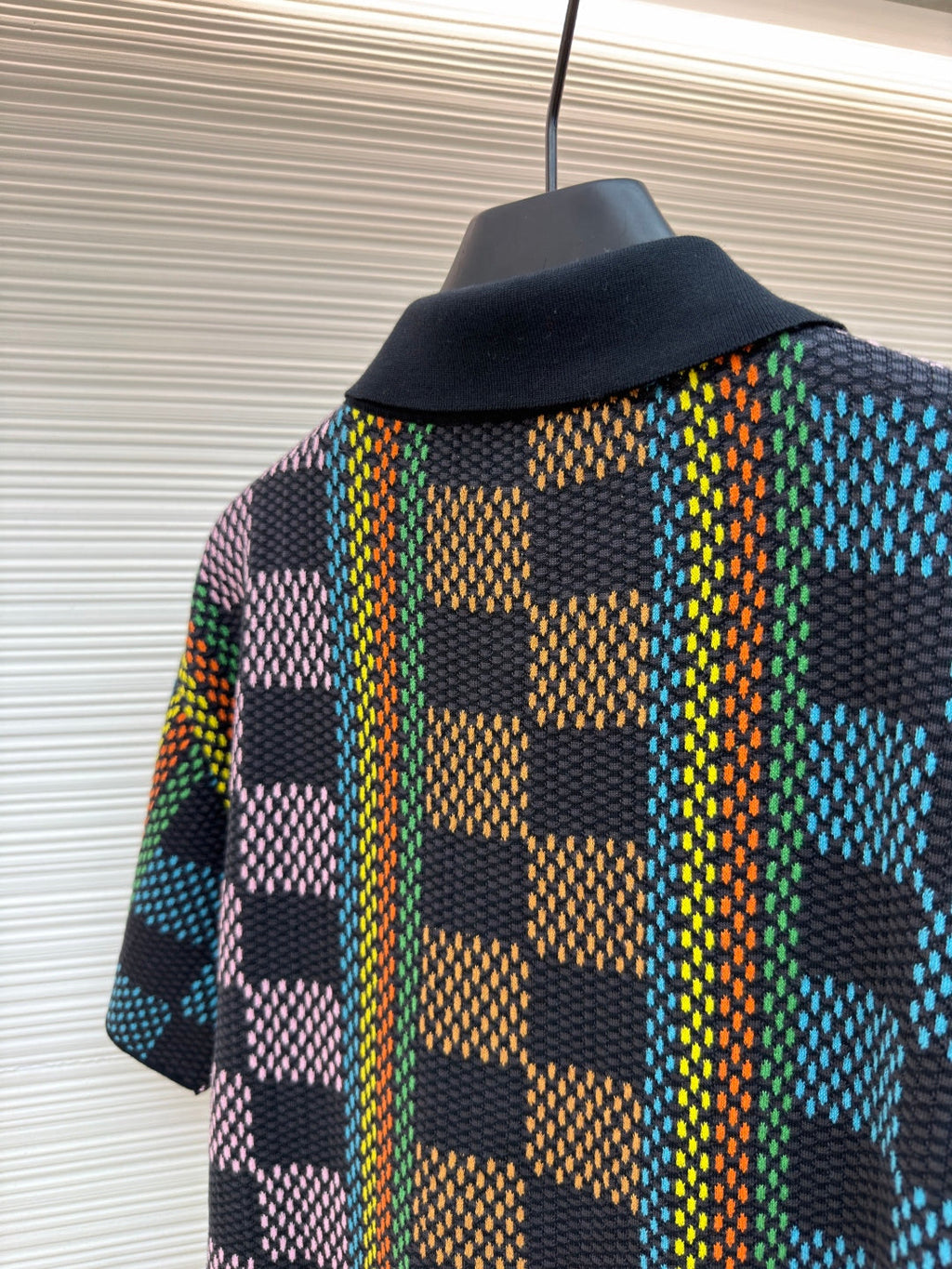Color blocked jacquard single breasted short sleeved shirt