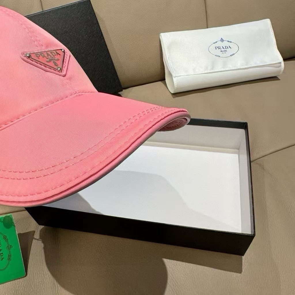 New triangular metal baseball cap