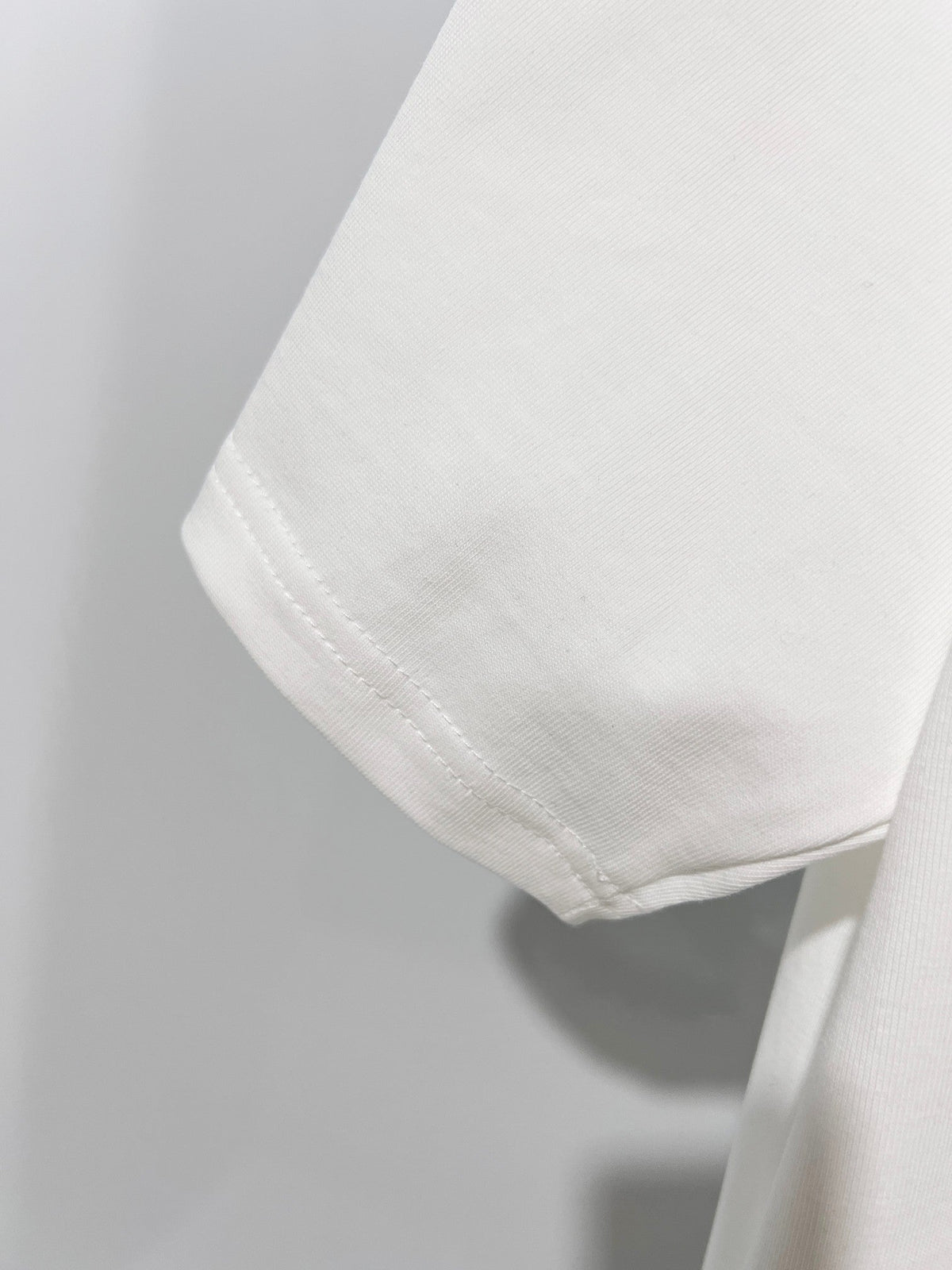 Jelly offset letter round neck T-shirt