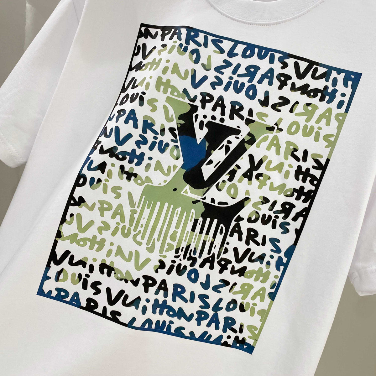 Chest sticker printed logo round neck short sleeved T-shirt 1