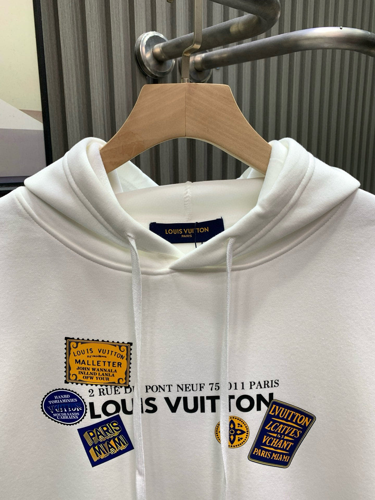 New printed hooded sweatshirt