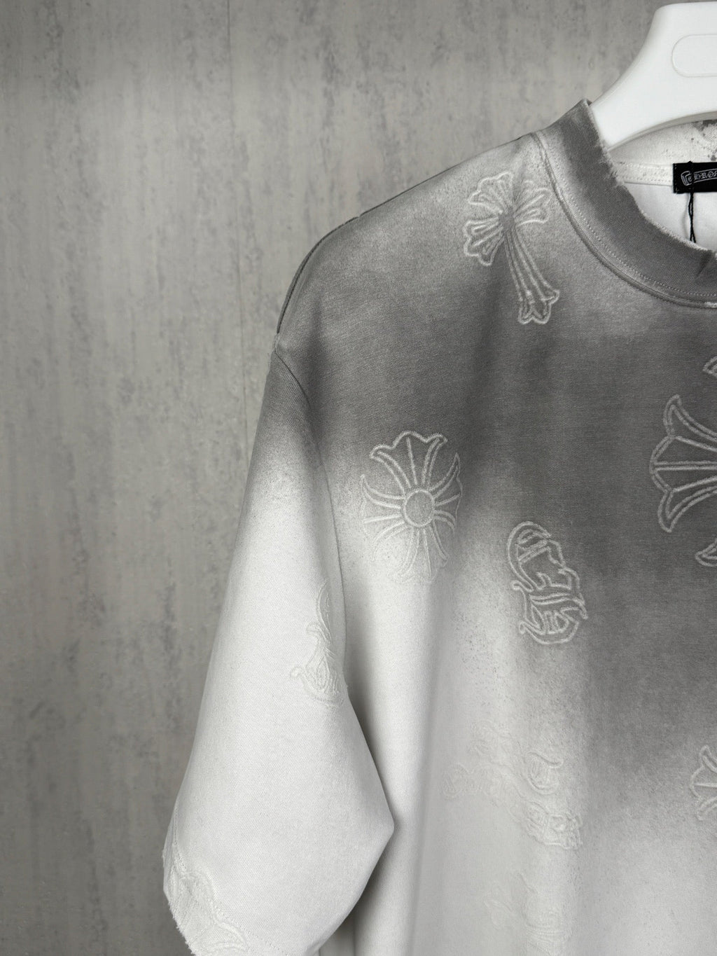 American style acid pickling, laser burning, flower pasting, fabric embroidery, couple casual short sleeved T-shirt