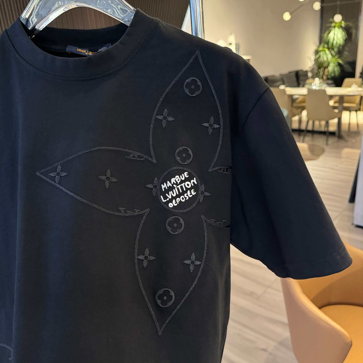 New embroidered letter short sleeved shirt