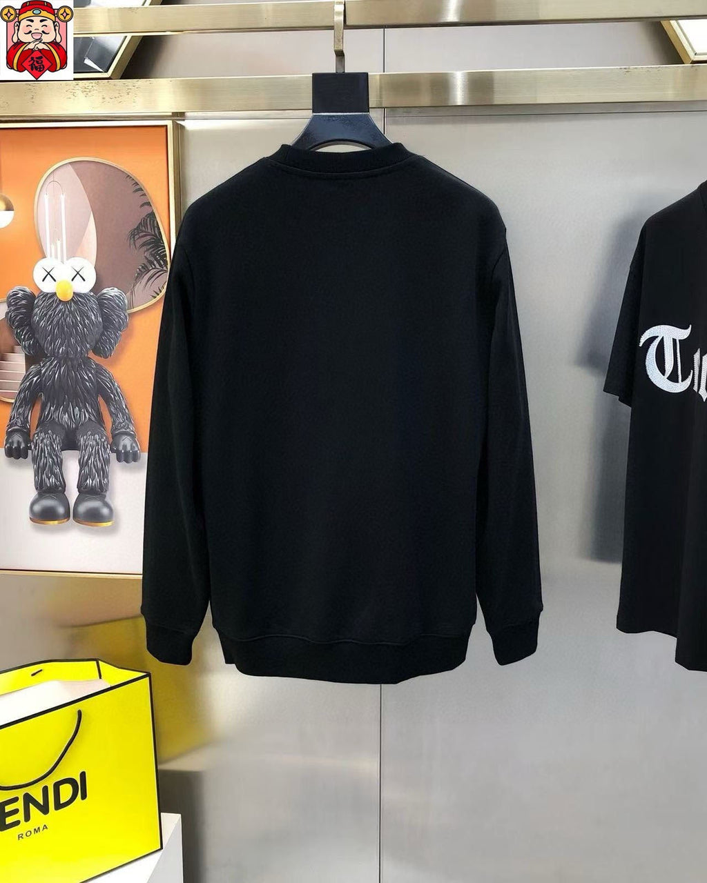 New long sleeved round neck sweatshirt 9