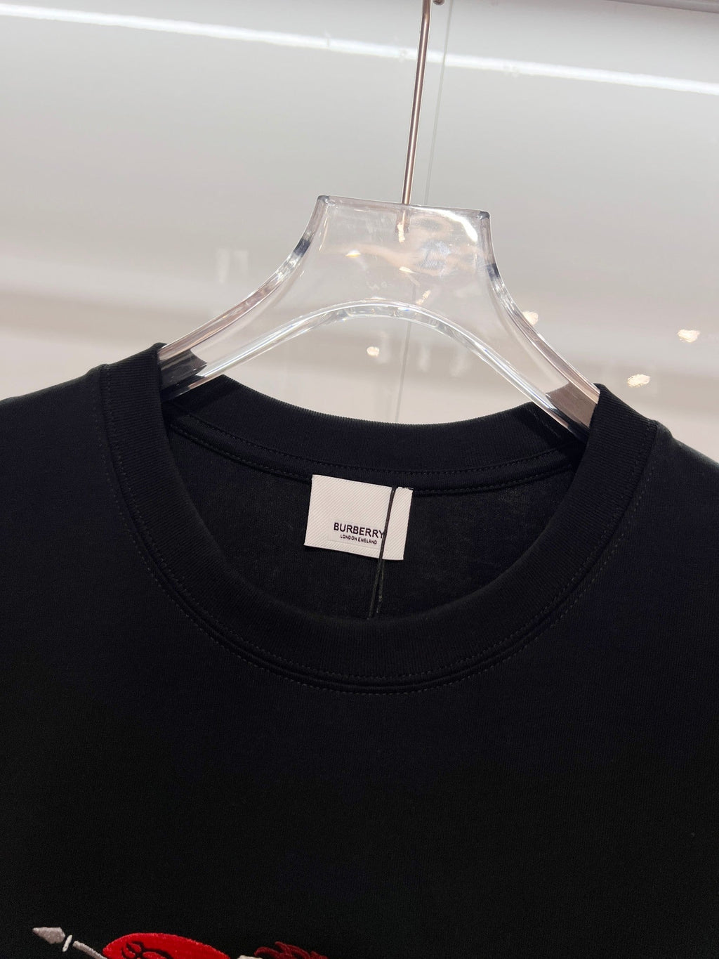 New color blocked ten thousand needle embroidered letter short sleeved shirt
