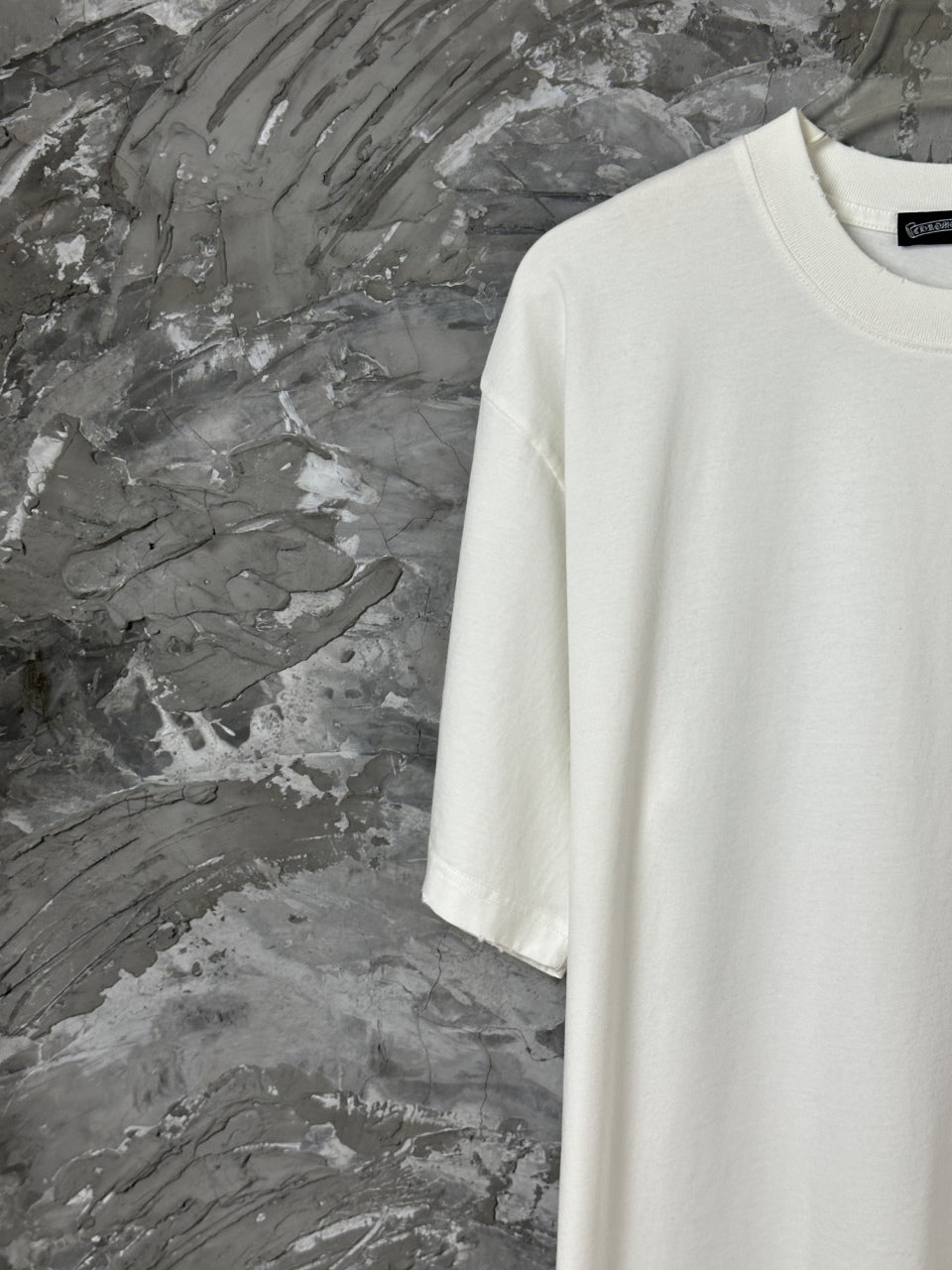 Loose fit version Unisex short sleeved t-shirt