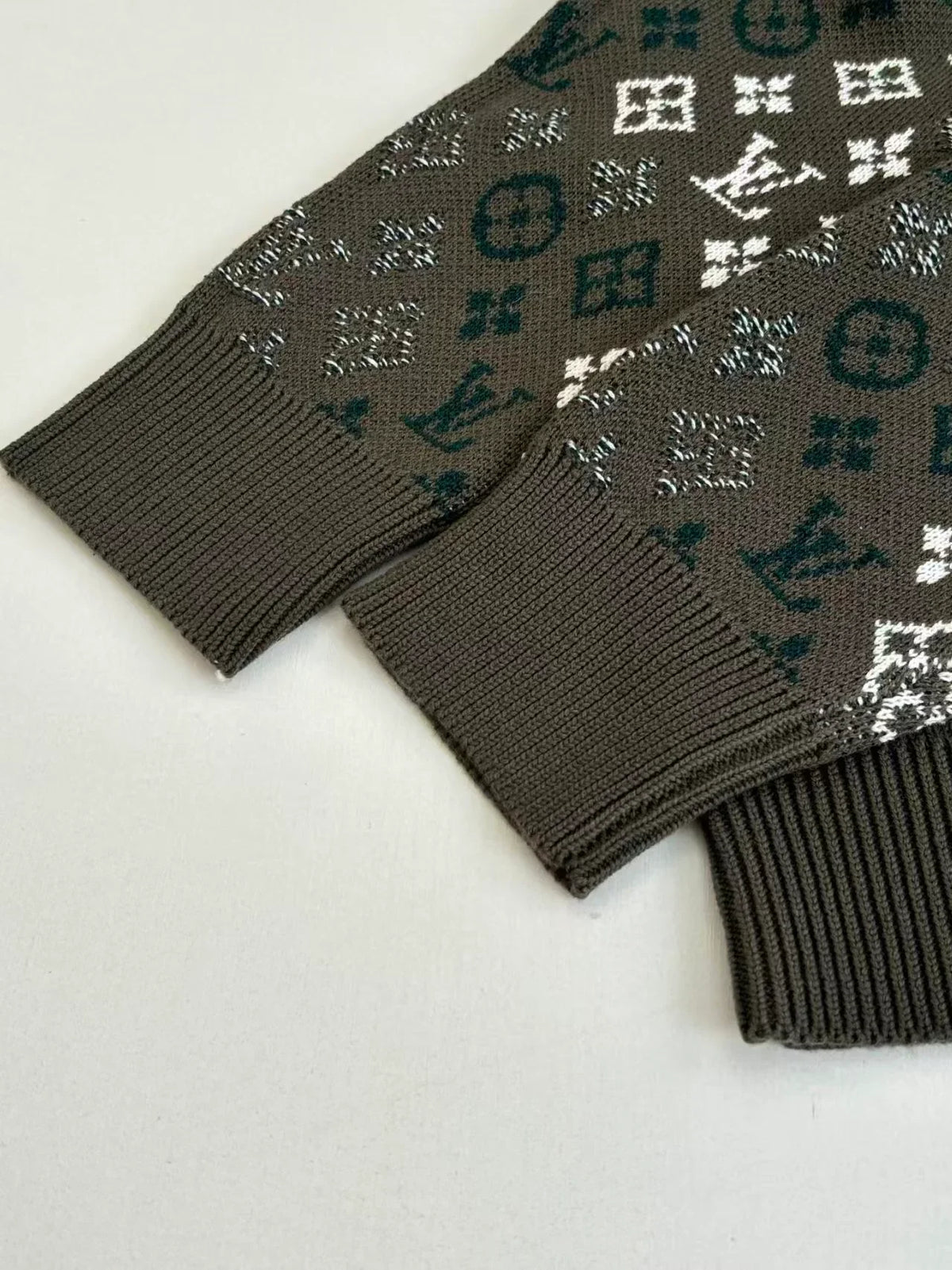 New fully printed jacquard sweater