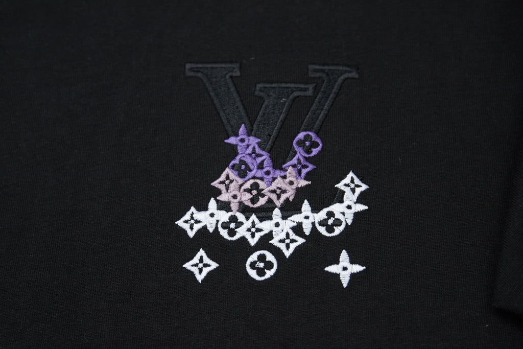 Contrast embroidered T-shirt