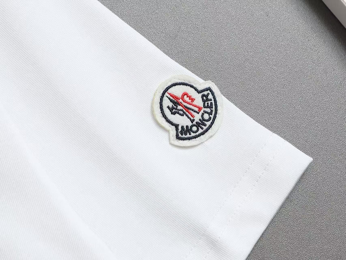 New color blocked embroidered letter T-shirt