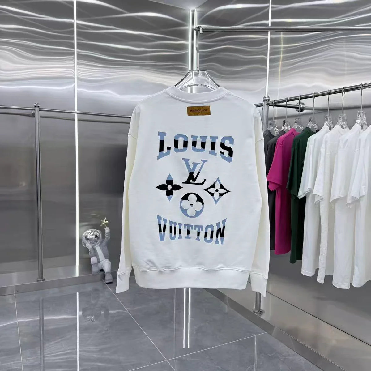 Autumn and winter new round neck long sleeved sweatshirt