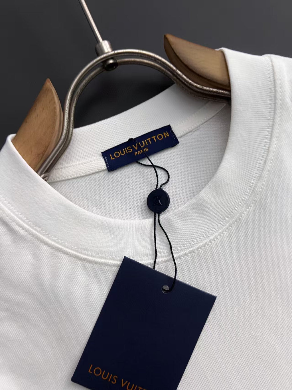 New round neck short sleeved T-shirt