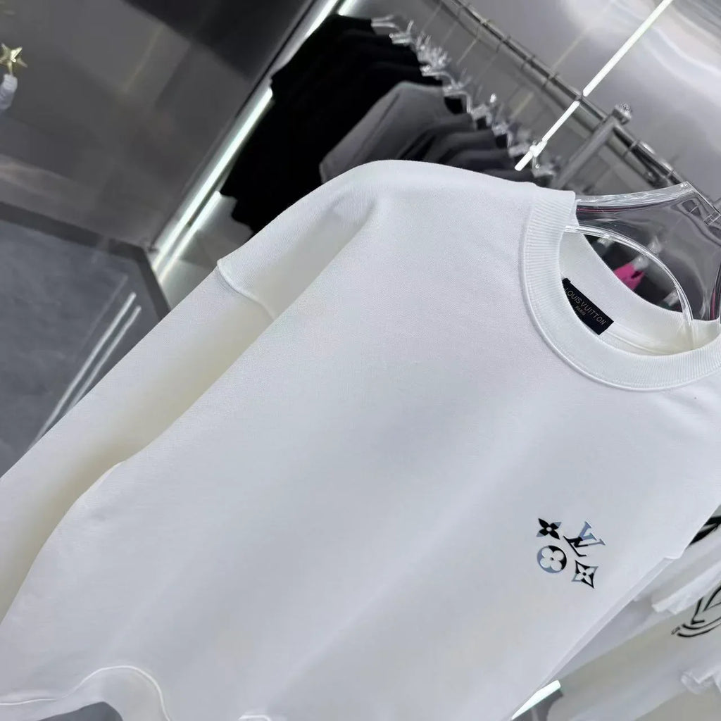 Autumn and winter new round neck long sleeved sweatshirt