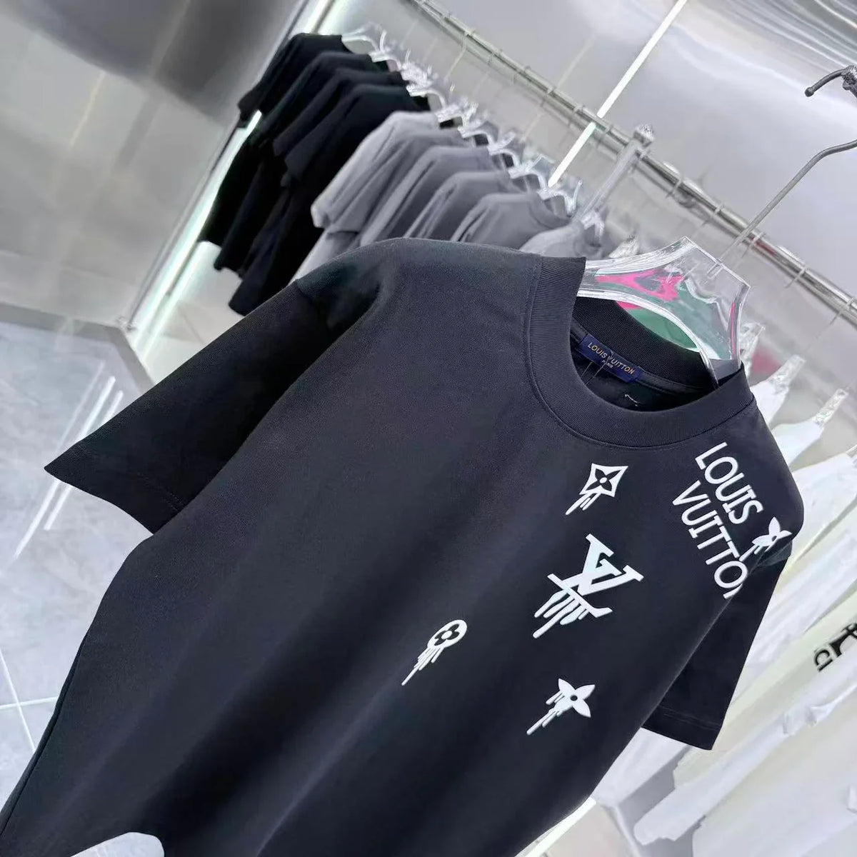 New round neck short sleeved shirt