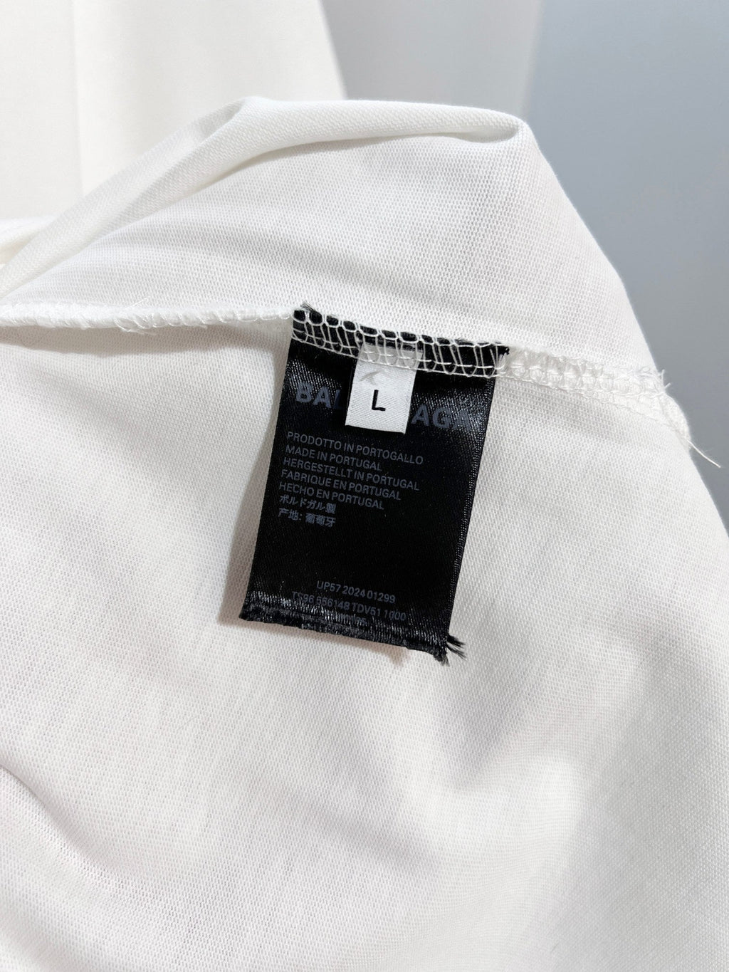 Wear and tear double-B printed letter round neck T-shirt