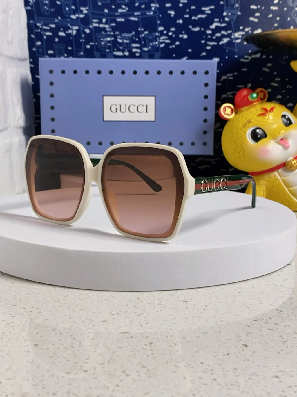 Fashionable European and American style concealed sunglasses