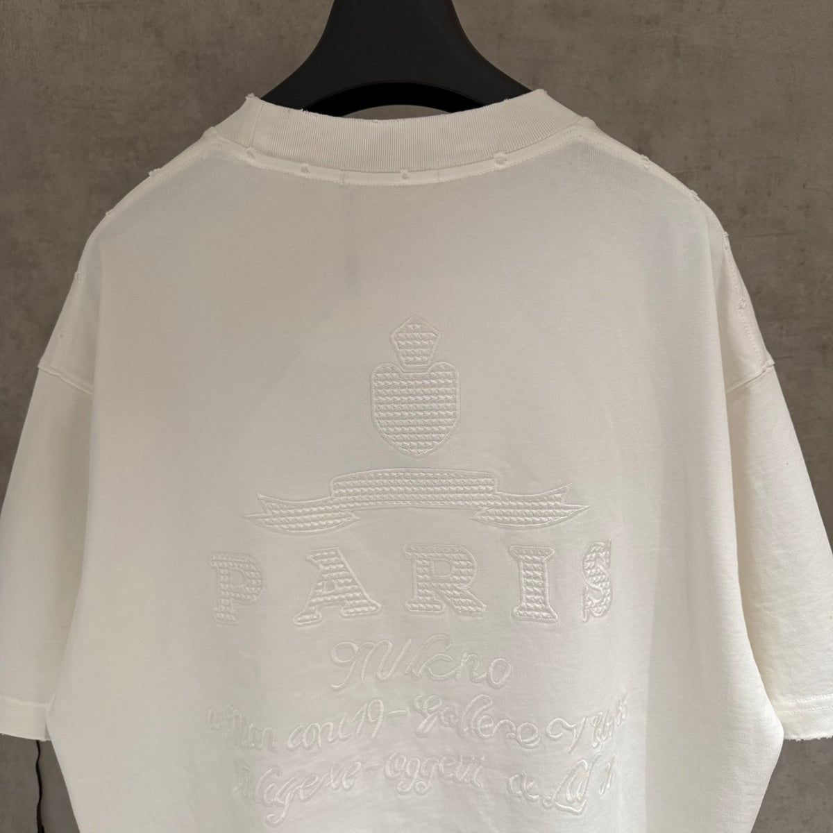 Front three-dimensional embroidery and back cloth embroidery T-shirt