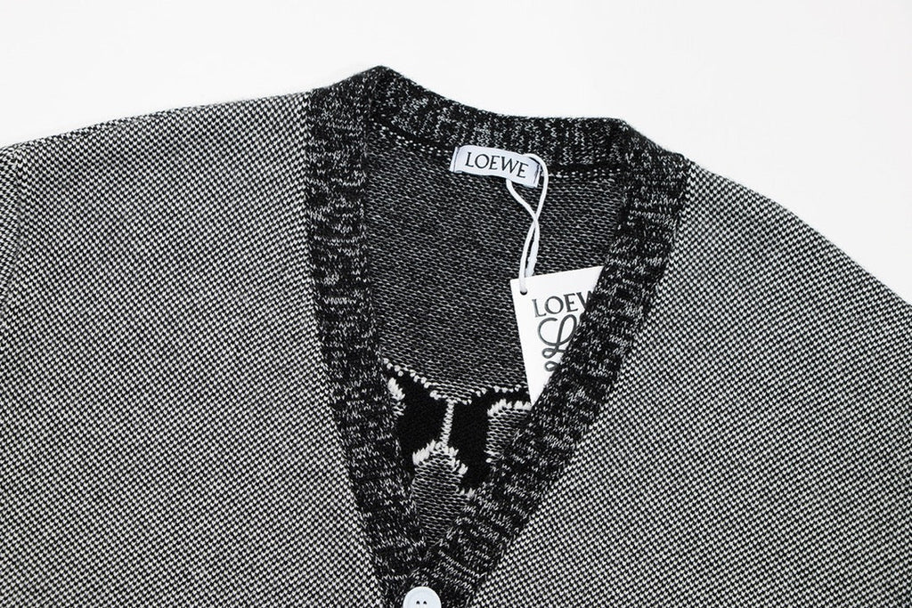 Customized cardigan with heavy craftsmanship