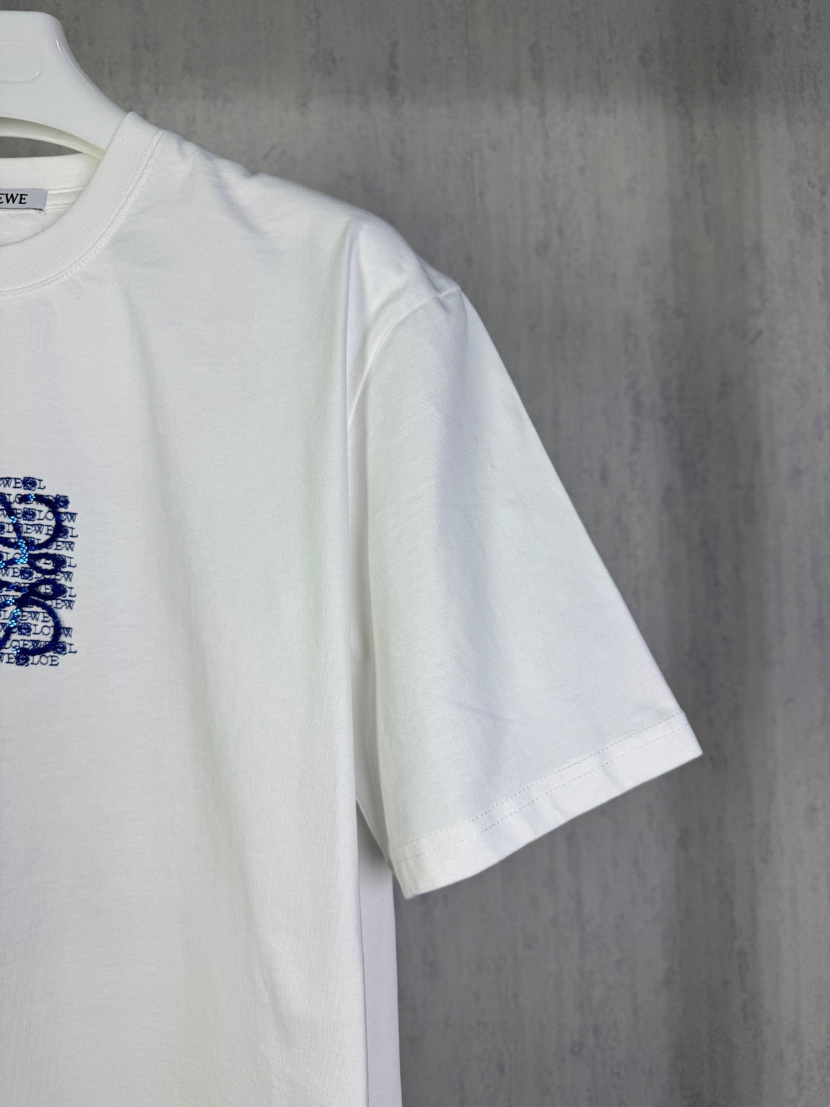 Craftsmanship Classic Embroidered Pattern unisex T-shirt