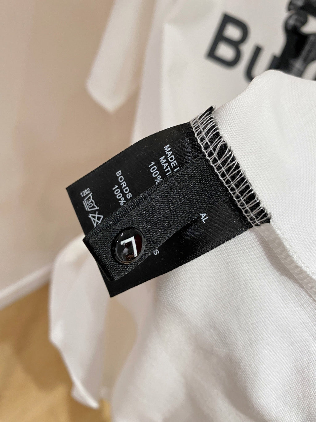 Loose fit short sleeved unisex