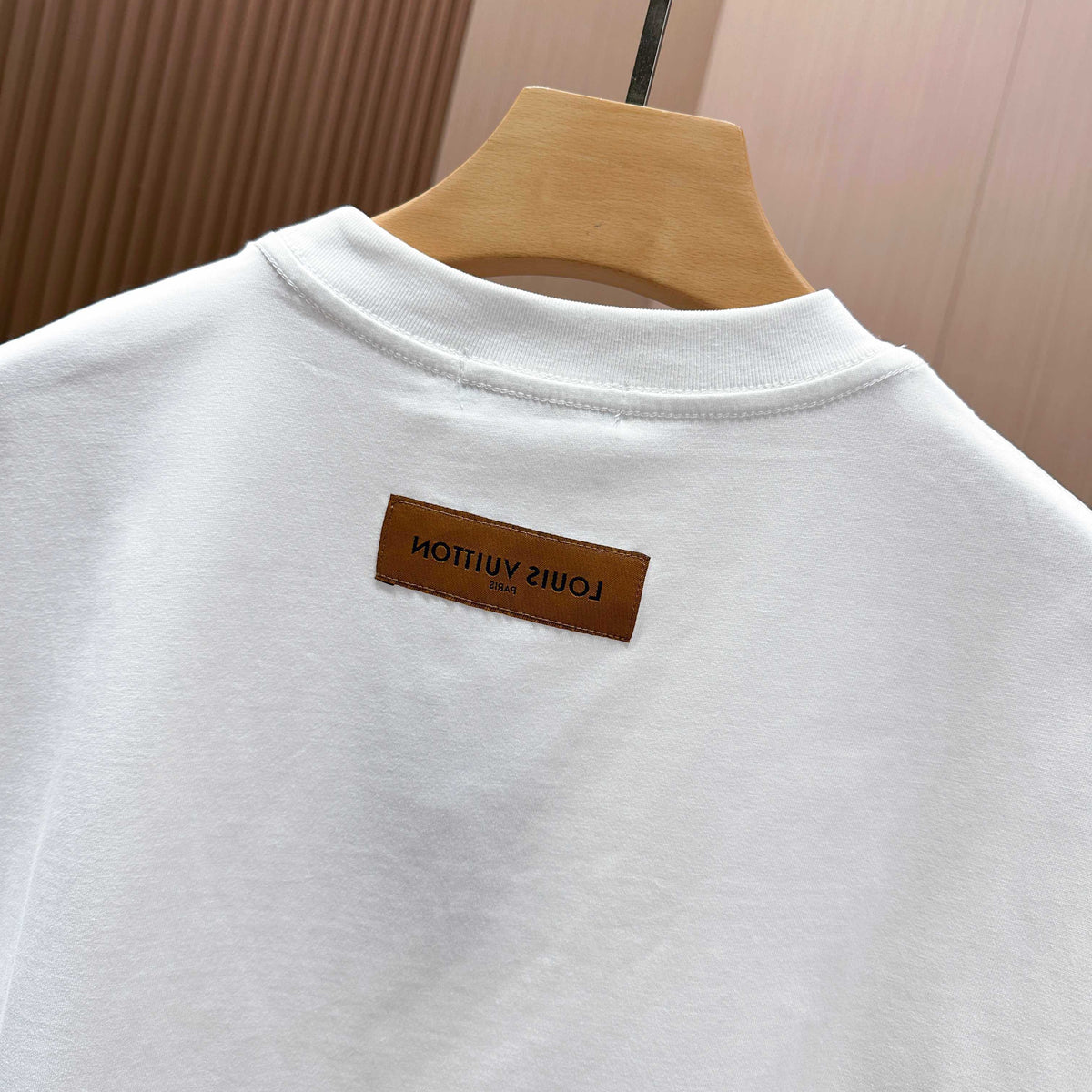Spring and summer new embroidered round neck short sleeved T-shirt