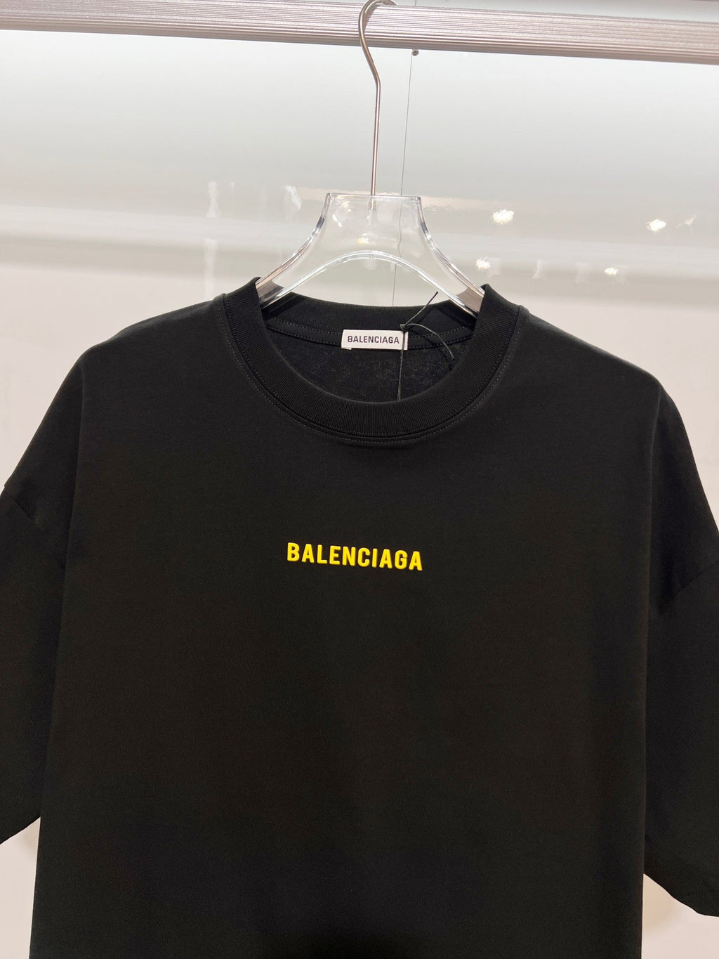 Foam offset small letter round neck T-shirt