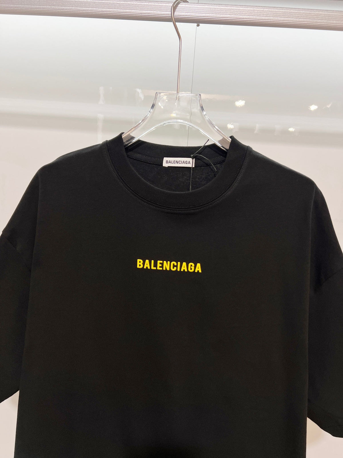 Foam offset small letter round neck T-shirt