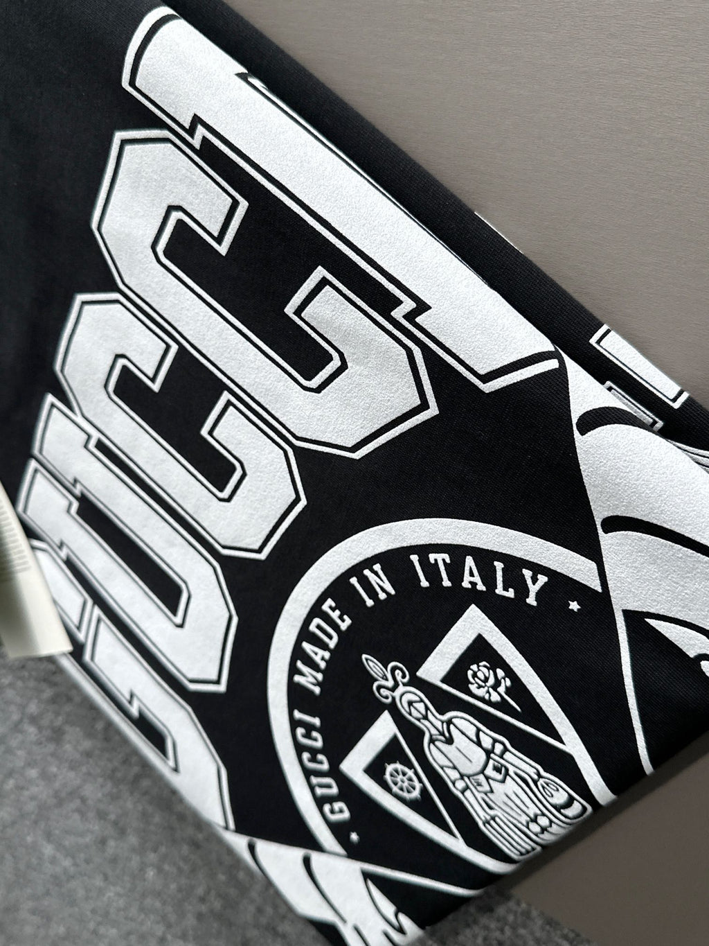 Back plush letter logo short sleeved t-shirt