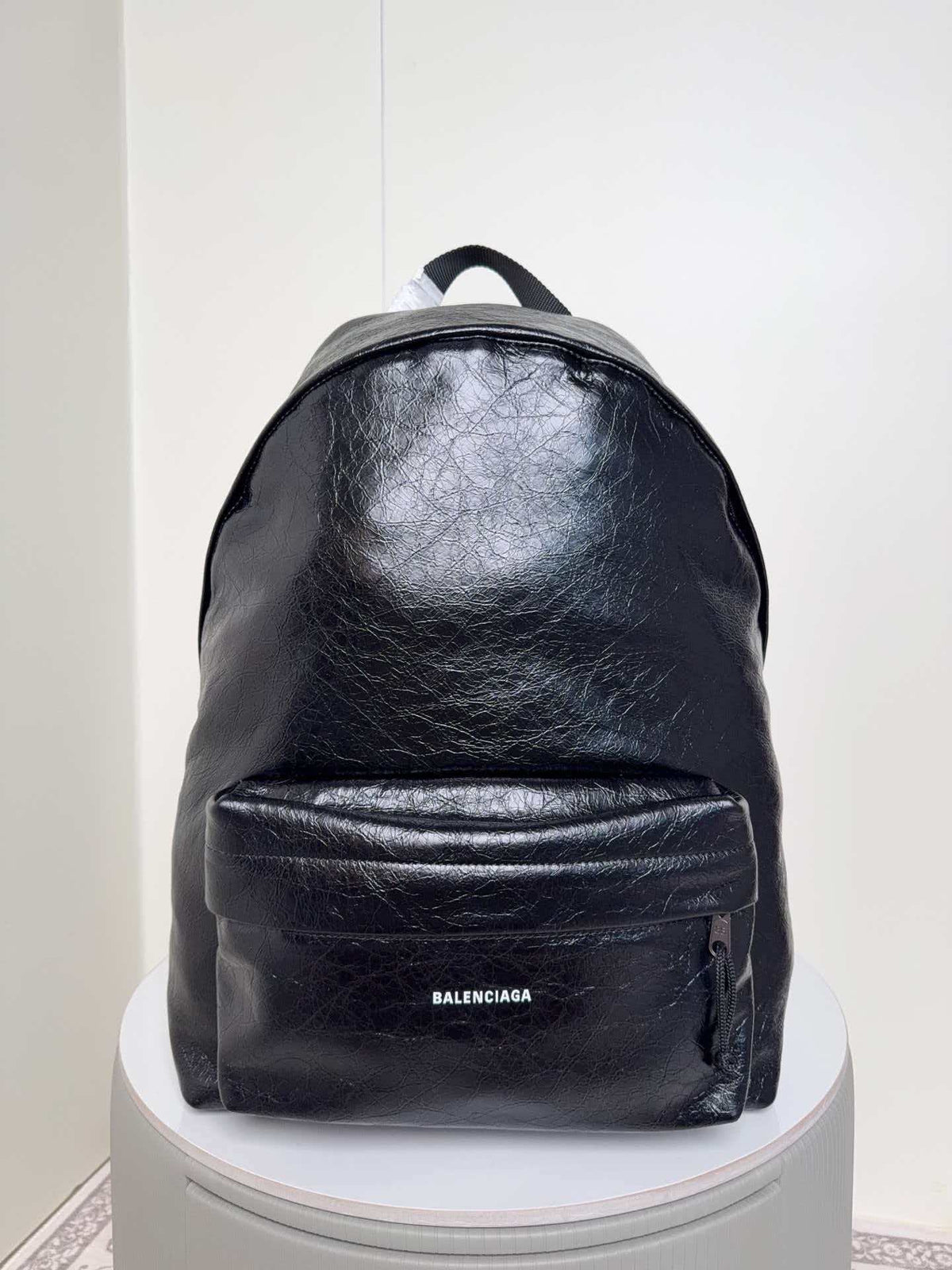 Explosive sheepskin backpack