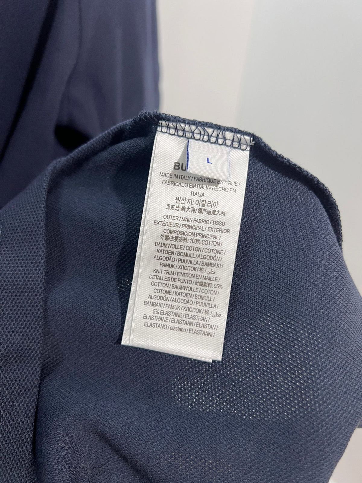 Minimally spliced contrasting plaid collar with letter polo shirt