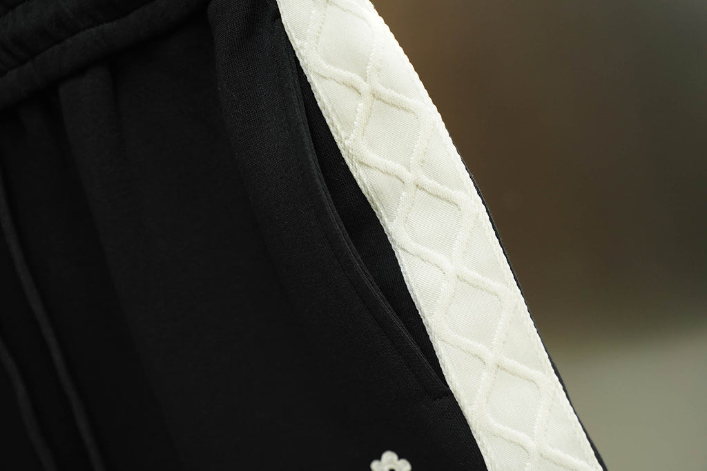 New side woven embroidered shorts