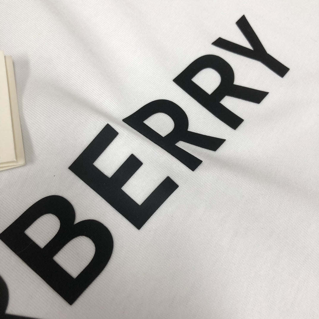 Cotton fabric T-shirt versatile and stylish