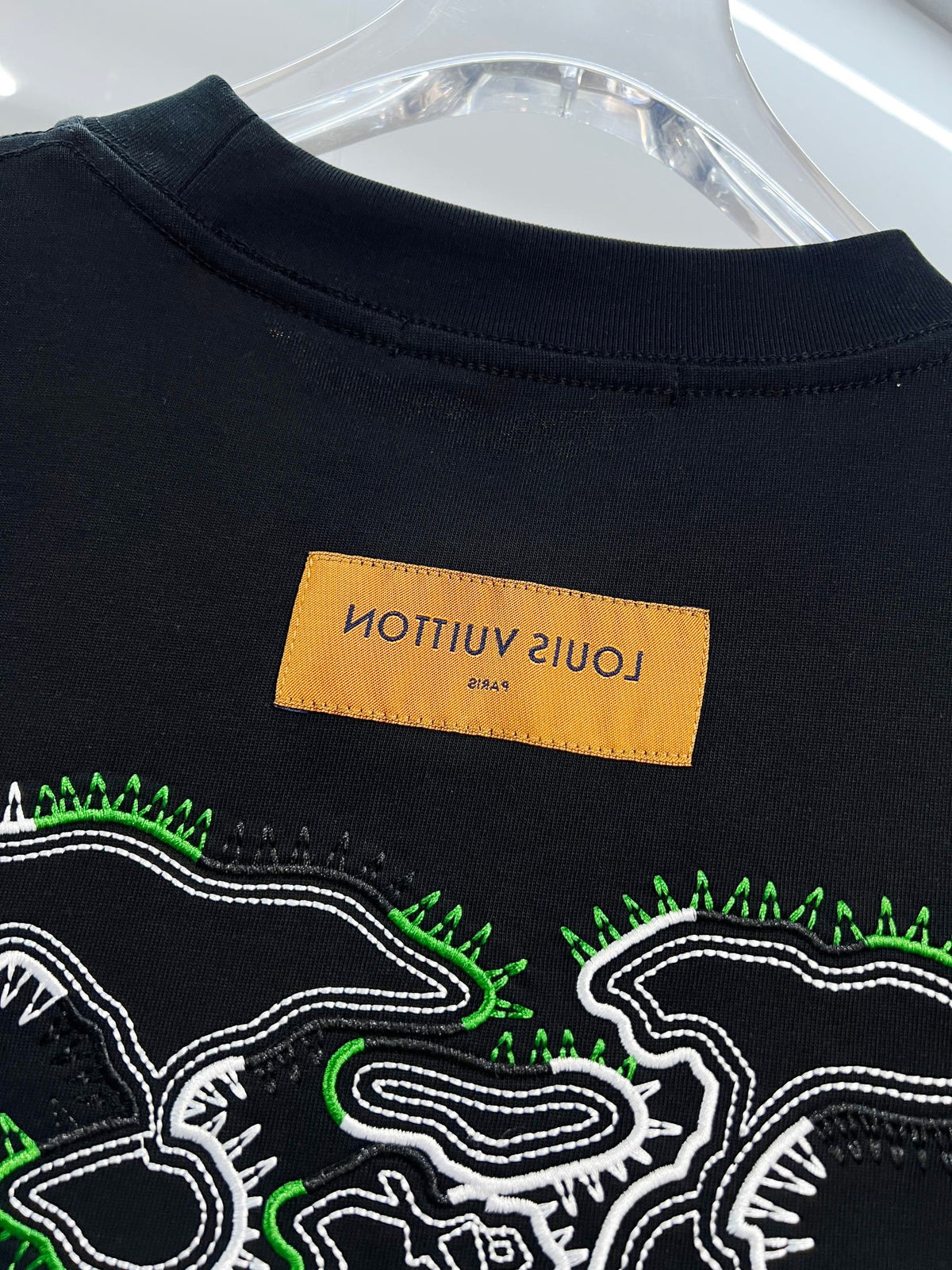 Front and back color blocked embroidered T-shirt with ten thousand stitches