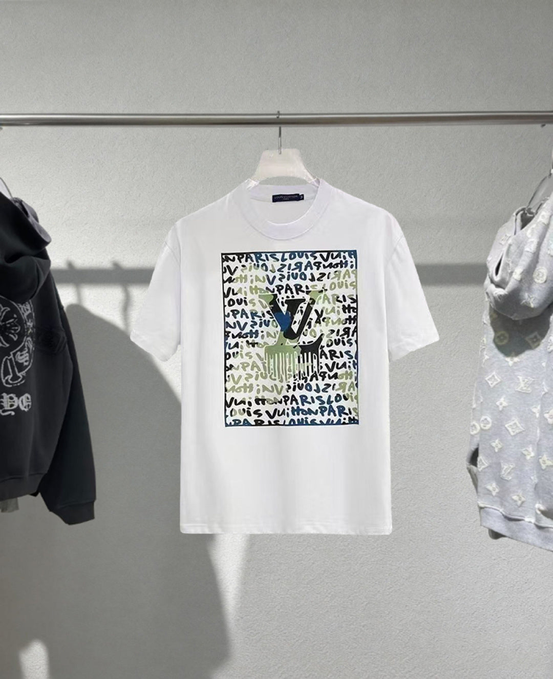 Chest sticker printed logo round neck short sleeved T-shirt 1