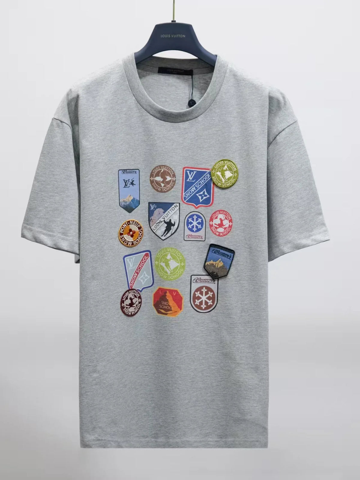 New printed embroidered short sleeved T-shirt
