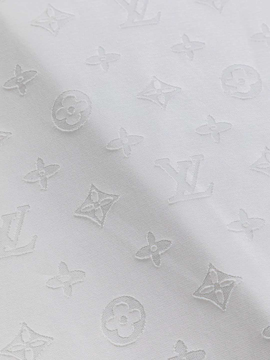 Full cut burnt letters short sleeved slightly wide