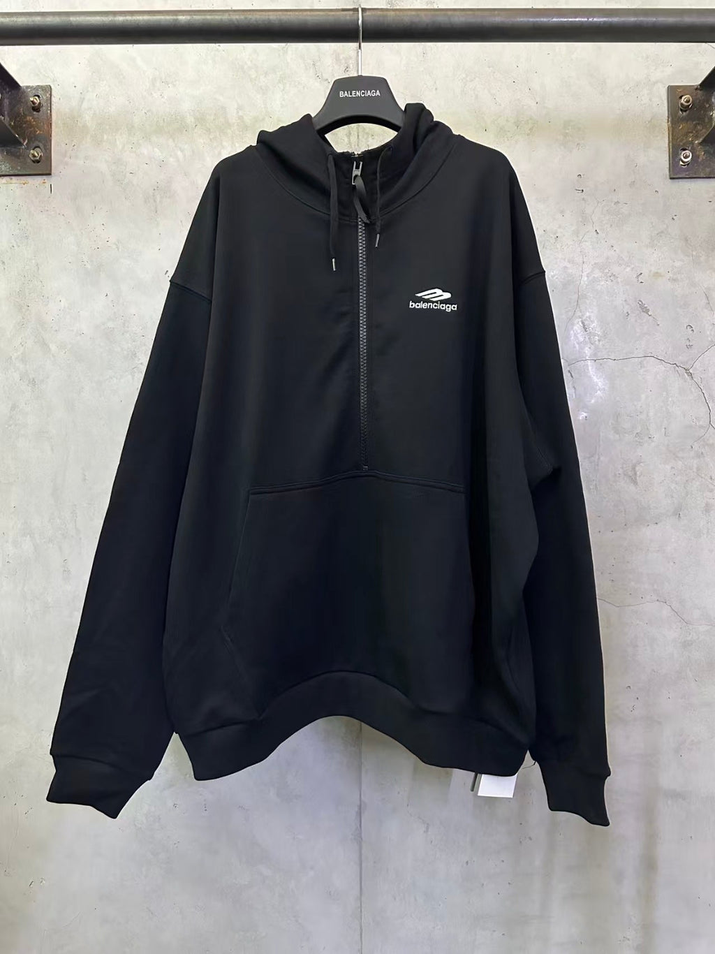 Embroidered hooded sweatshirt