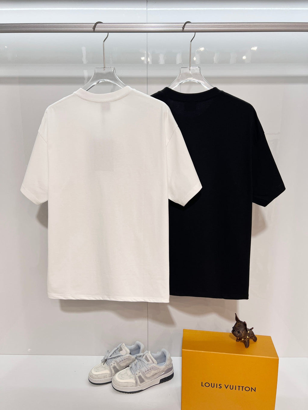 New color blocked ten thousand needle embroidered letter short sleeved shirt