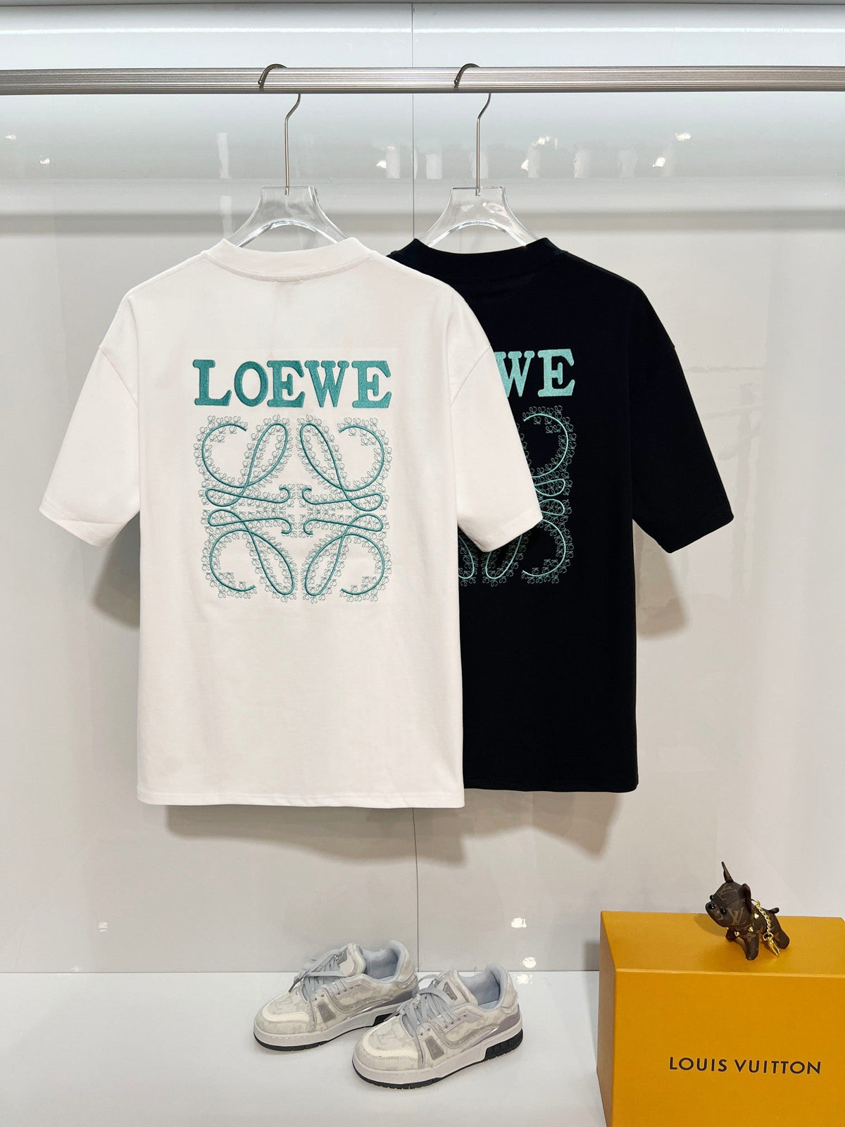 Embroidered letter t-shirt with front and back vines