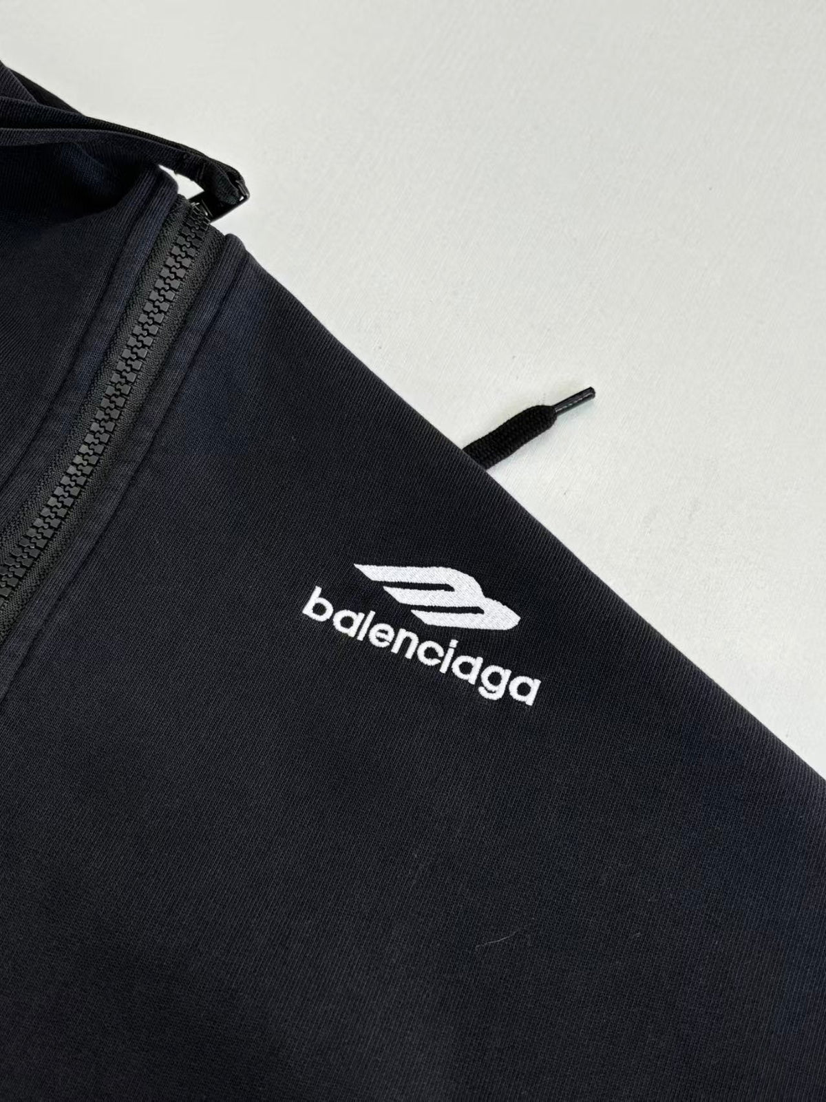 Hot selling embroidered half zipper hooded sweatshirt