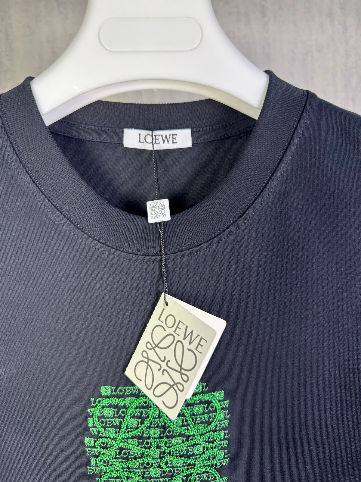 Craftsmanship Classic Embroidered Pattern unisex T-shirt