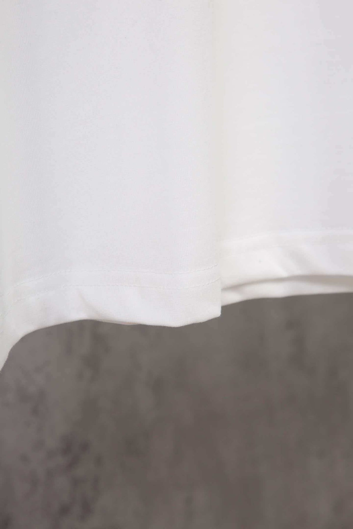 Embossed embossed short sleeved T-shirt