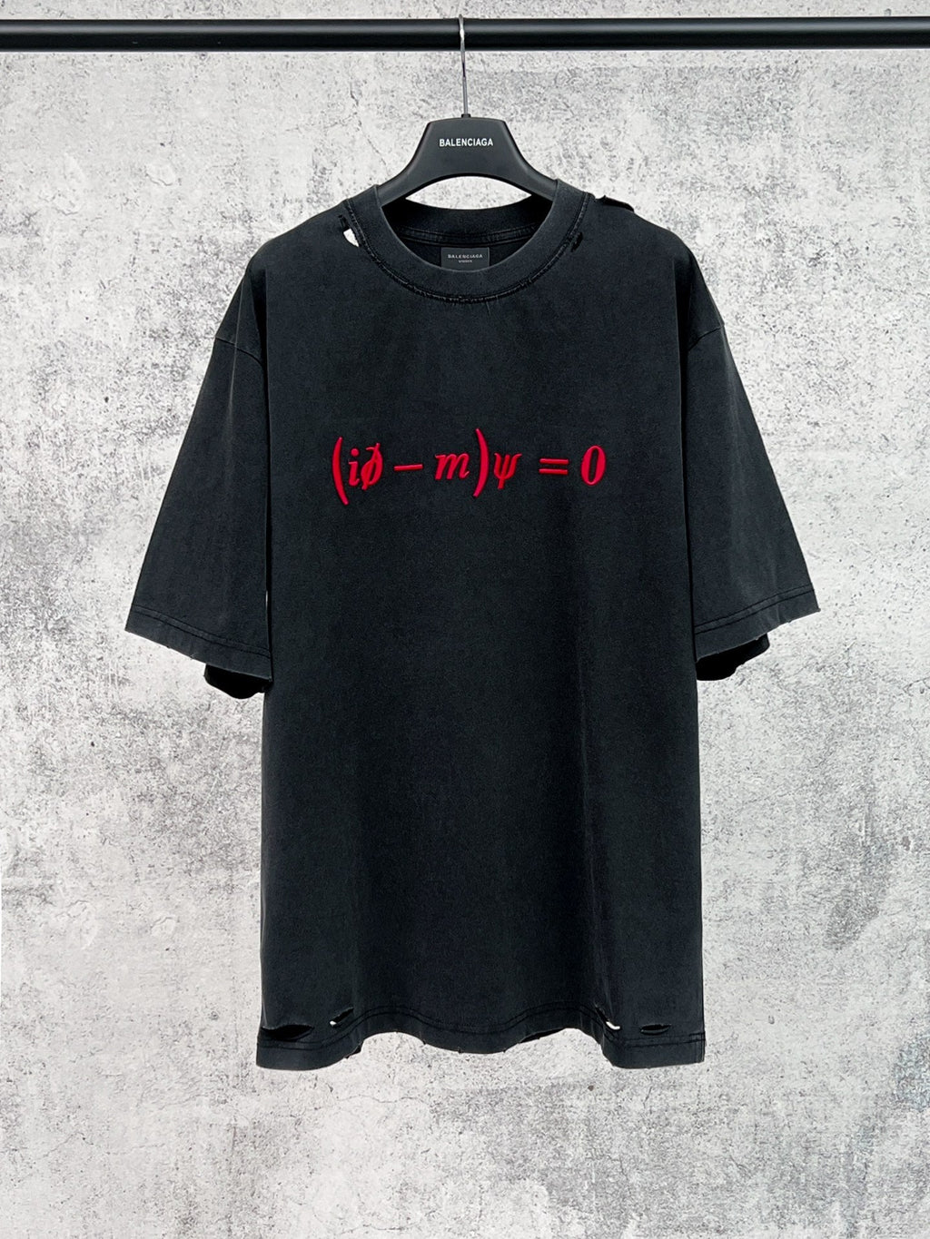 Embroidered and washed to make old short sleeved T-shirt