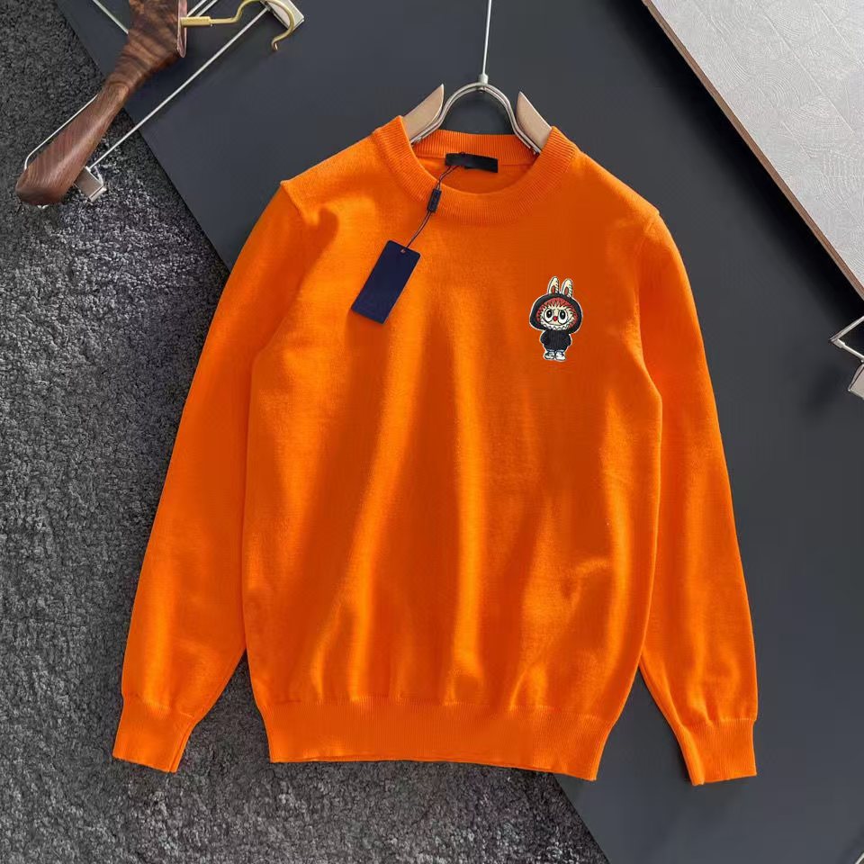 New embroidered round neck sweater